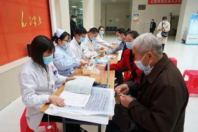 商城縣人民醫(yī)院開(kāi)展“健康生活與糖尿病”主題義診活動(dòng)
